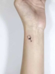 81 Impressive Tiny Or Minimalist Tattoo Ideas For Women  Psycho Tats