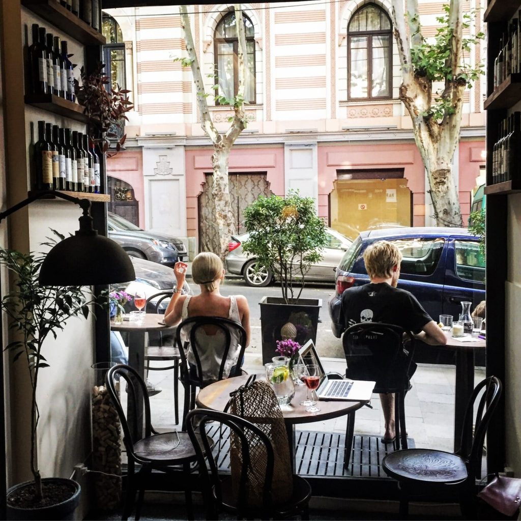 Dadi wine bar